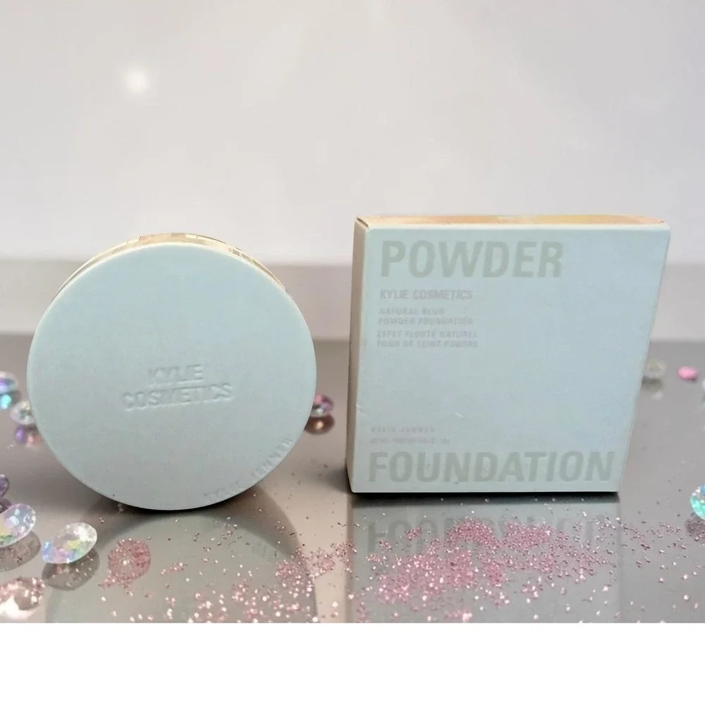Kylie Cosmetics - Natural Blur Powder Foundation - Shade: 2C - *NIB*